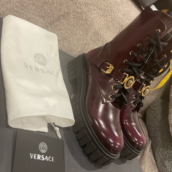 Versace shoe - Picture 2 of 10